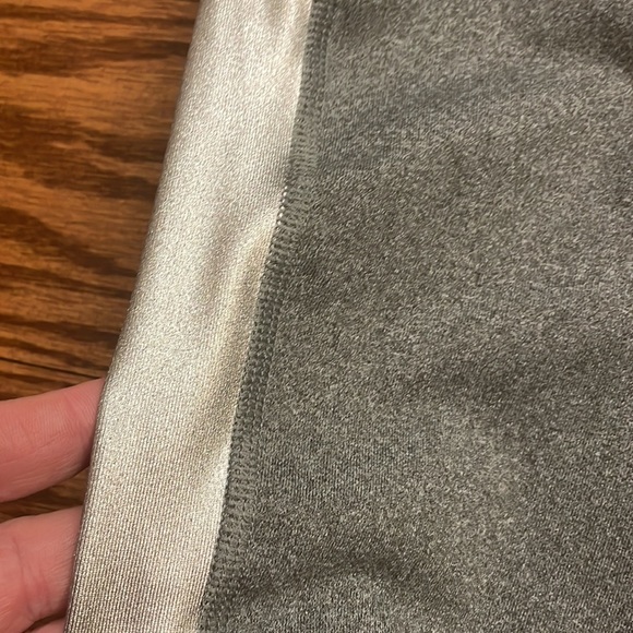 Abercrombie & Fitch 1892 woman’s activewear super crop leggings capri size M - Picture 5 of 9